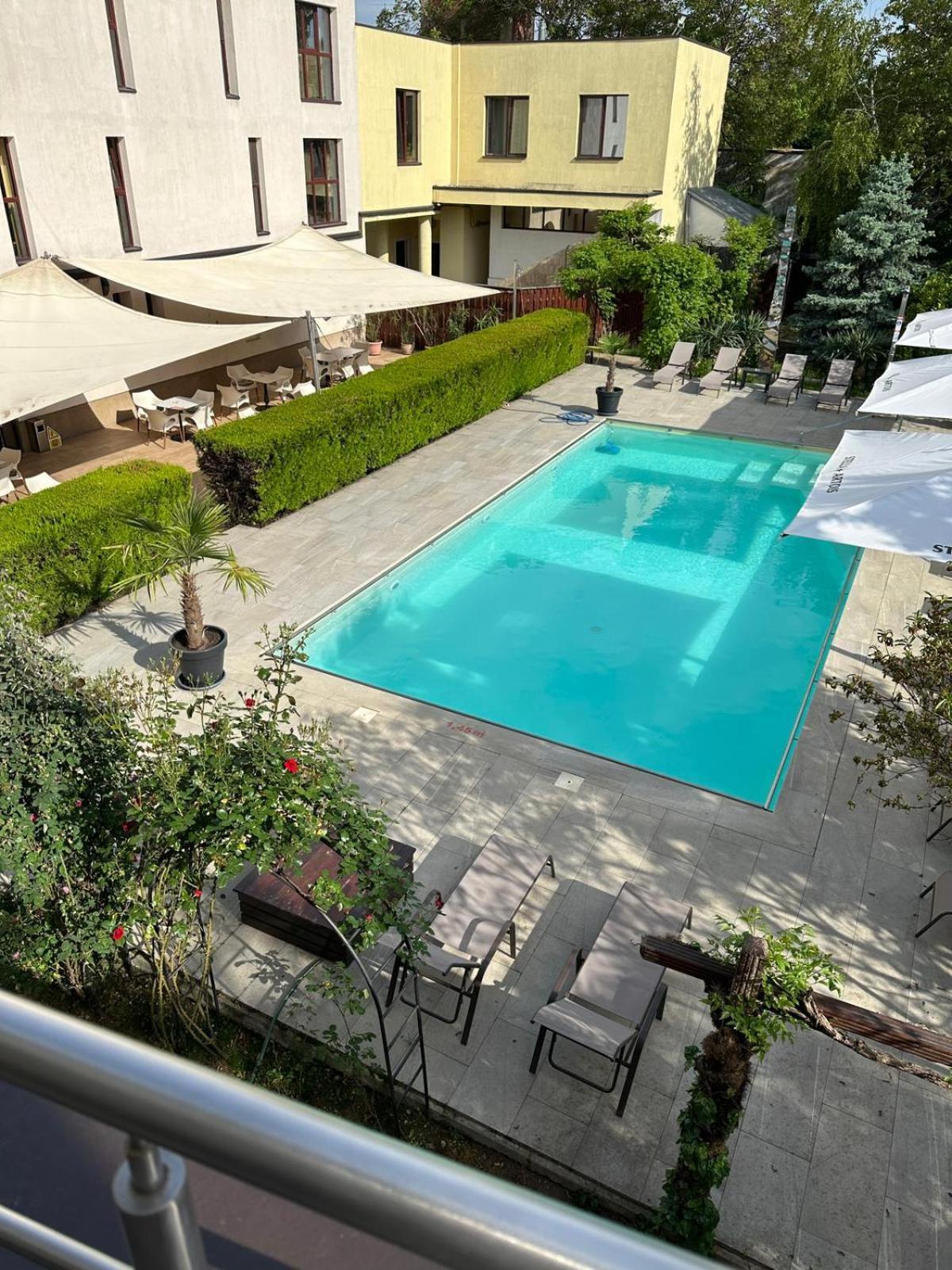 Perla 4*